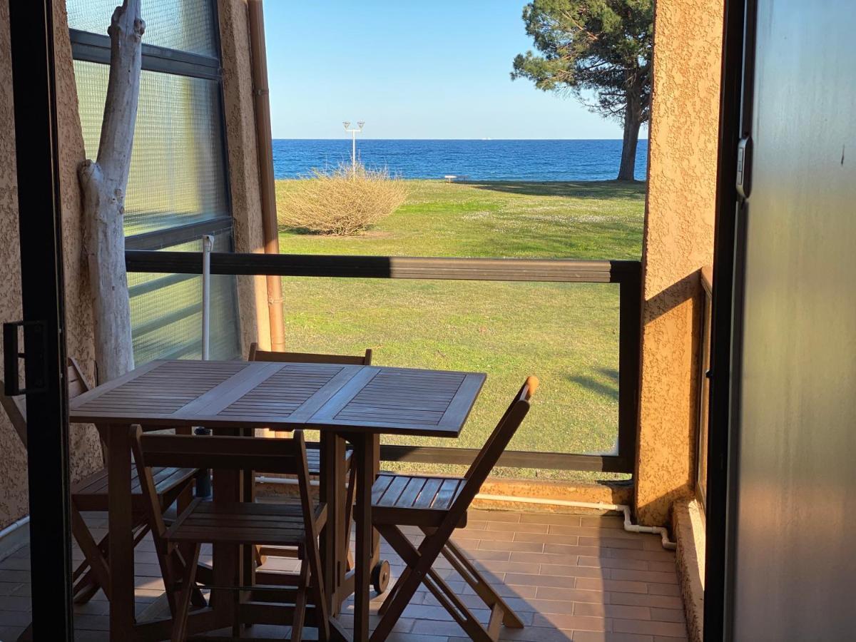 Apartment Lucia, Avec Piscine , Vue Et Pied Dans L'eau , Moriani-plage *